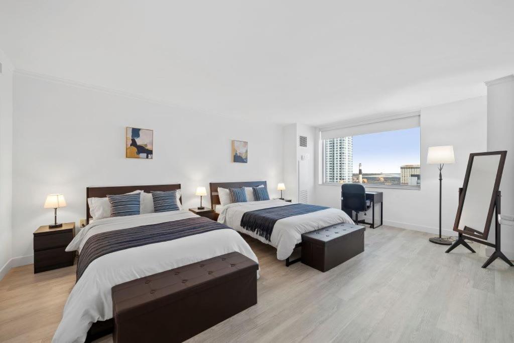 Apartment Cozysuites At Showboat Bold Beachfront