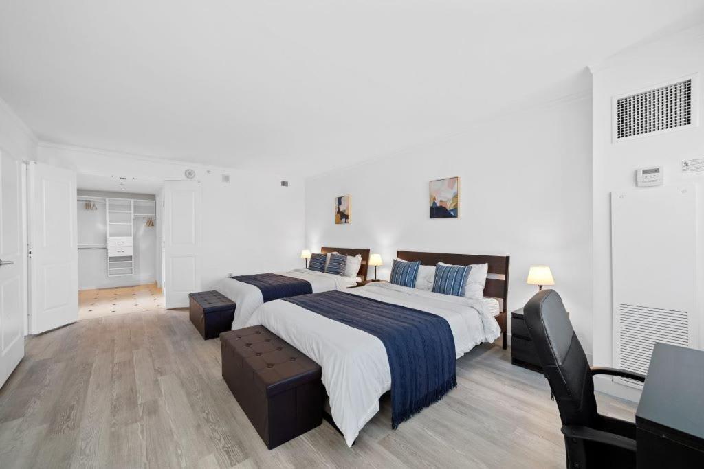 Apartment Cozysuites At Showboat Bold Beachfront