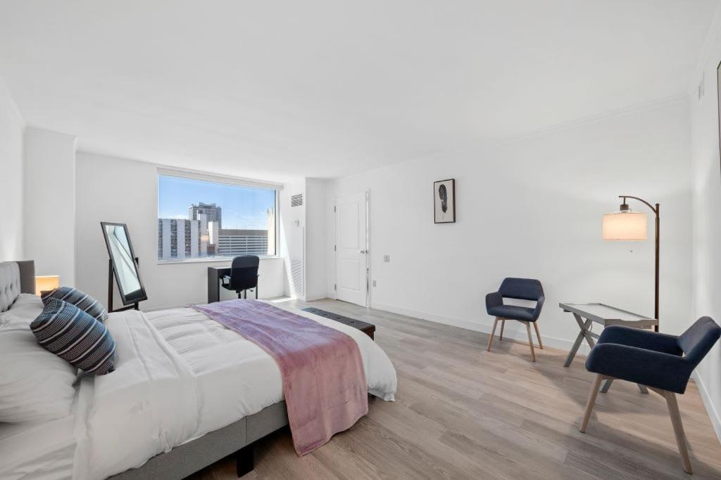 Cozysuites At Showboat Bold Beachfront