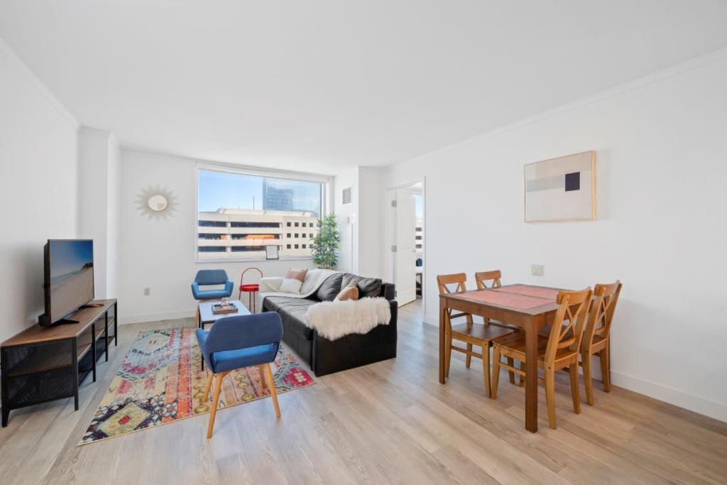 Apartment Cozysuites At Showboat Bold Beachfront *
