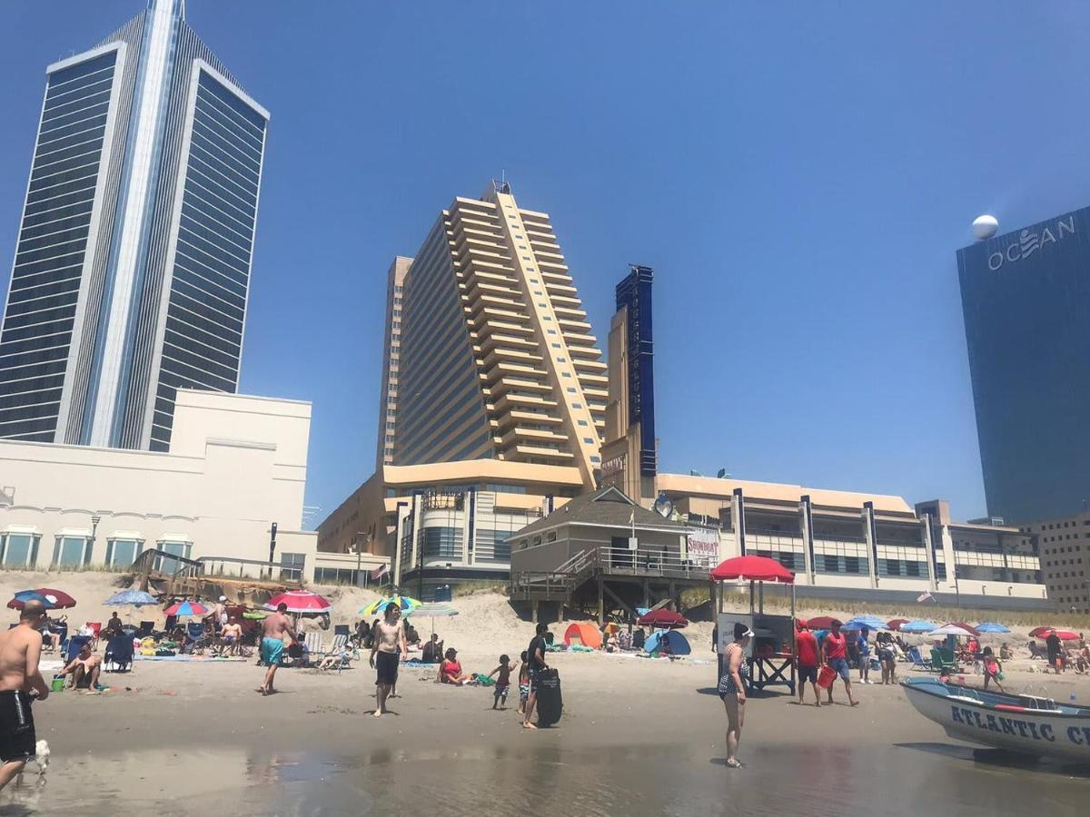 Cozysuites At Showboat Bold Beachfront Apartment *