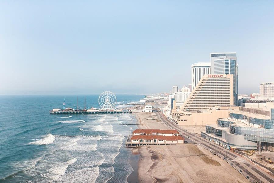 Apartment Cozysuites At Showboat Bold Beachfront *